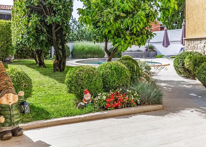 Jasmine With Swimming Pool Villa Póla