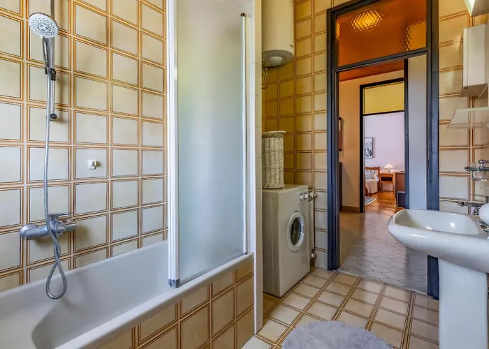 Jasmine With Swimming Pool Póla