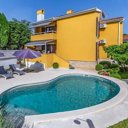 Villa Jasmine With Swimming Pool