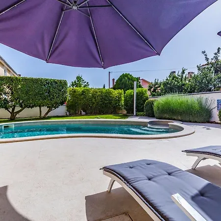 Jasmine With Swimming Pool * プーラ