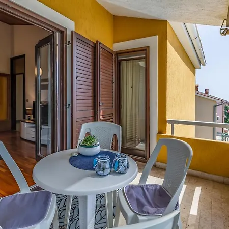 Jasmine With Swimming Pool Villa Pula