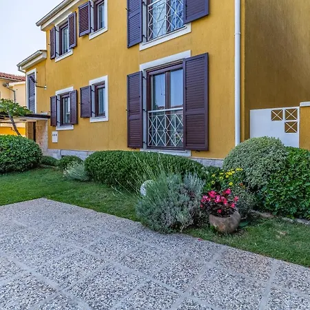 Jasmine With Swimming Pool Vila