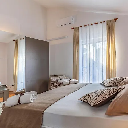 Jasmine With Swimming Pool プーラ