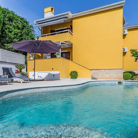 Jasmine With Swimming Pool * Pula