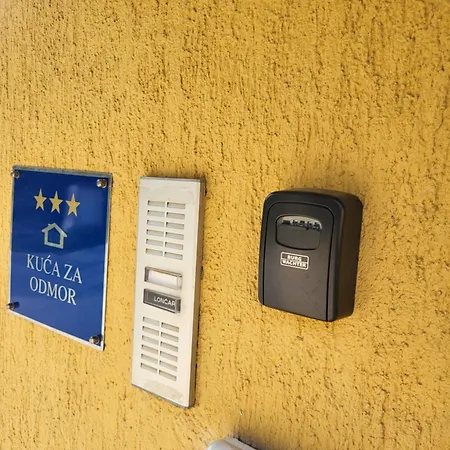 Jasmine With Swimming Pool Pula