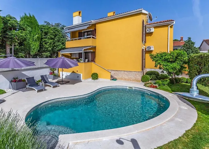 Villa Jasmine With Swimming Pool