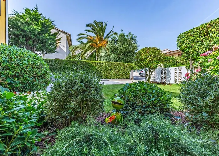 Jasmine With Swimming Pool Villa *