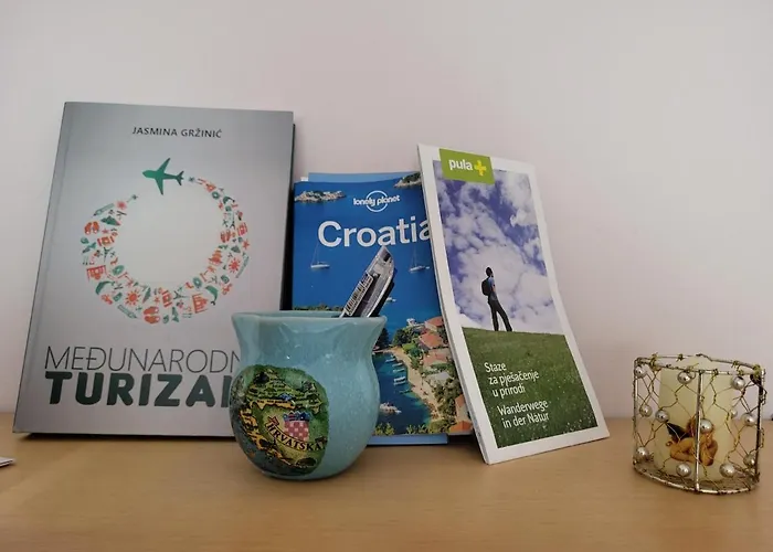 Jasmine With Swimming Pool Villa Pula