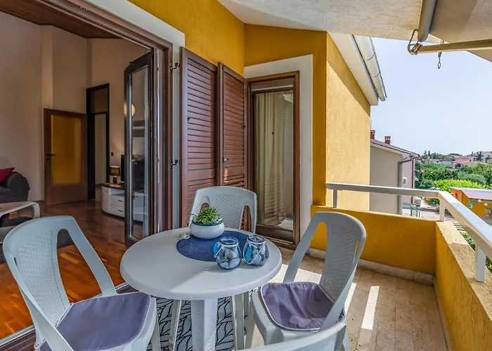 Jasmine With Swimming Pool Villa Pula