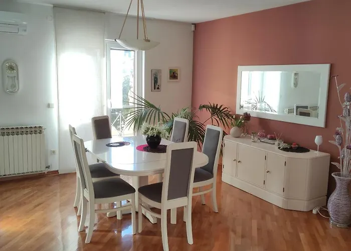 Jasmine With Swimming Pool Pula