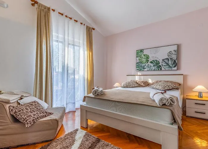 Jasmine With Swimming Pool Villa *