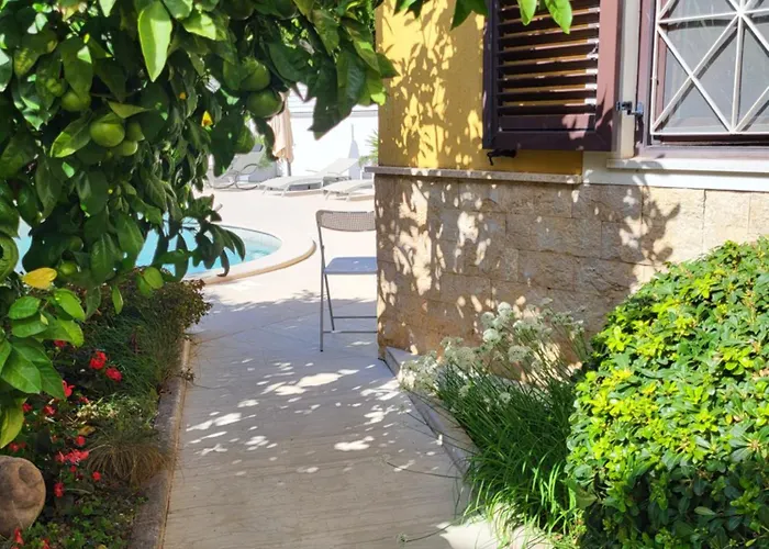 Jasmine With Swimming Pool *