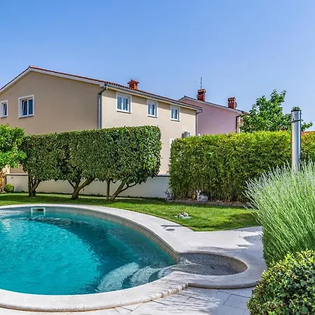 Вилла Jasmine With Swimming Pool *