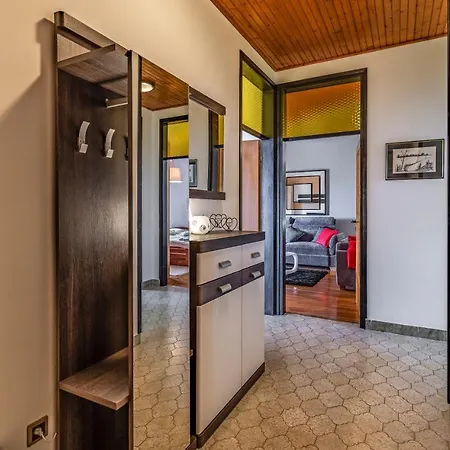 Jasmine With Swimming Pool Пула