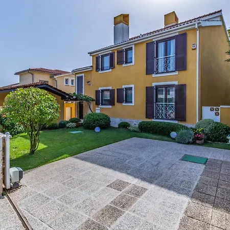 Вилла Jasmine With Swimming Pool Пула